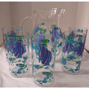 Tea Lemonade Pitcher With 5 6" Plastic Fish Design Glasses Outdoors Pool Side